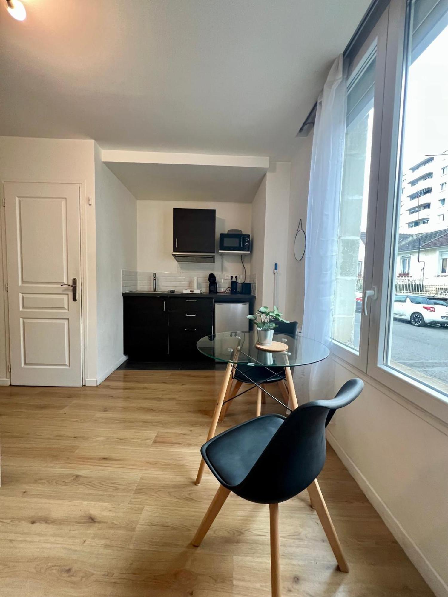 Studios Ideal Pro I Centre-Ville & Parking Gratuit Châtellerault Екстериор снимка