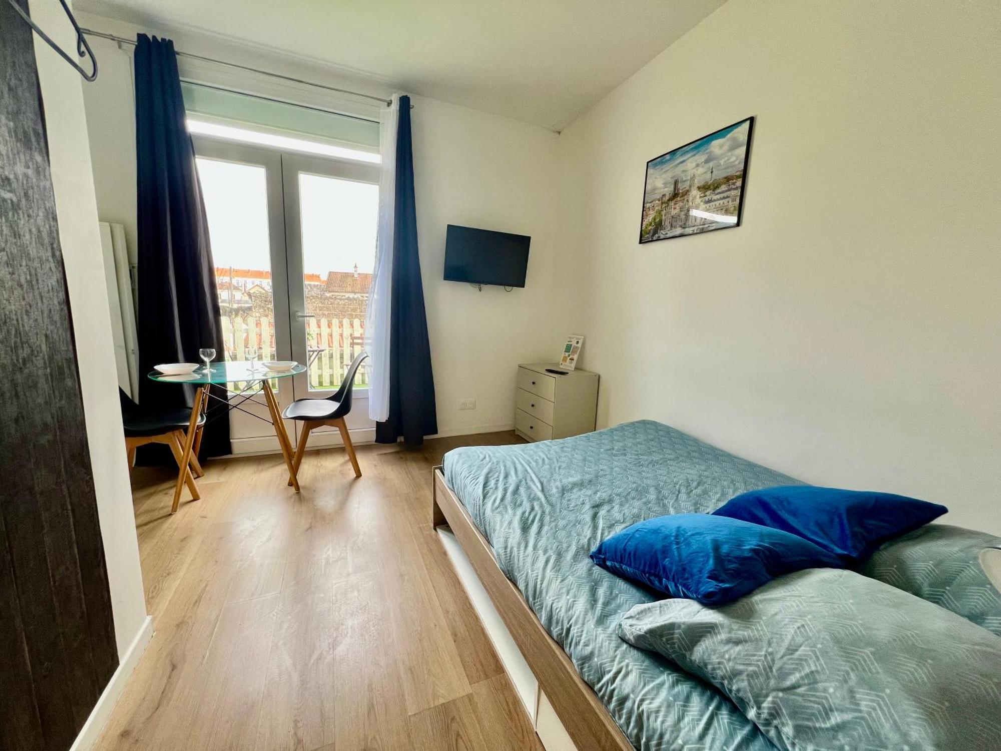 Studios Ideal Pro I Centre-Ville & Parking Gratuit Châtellerault Екстериор снимка